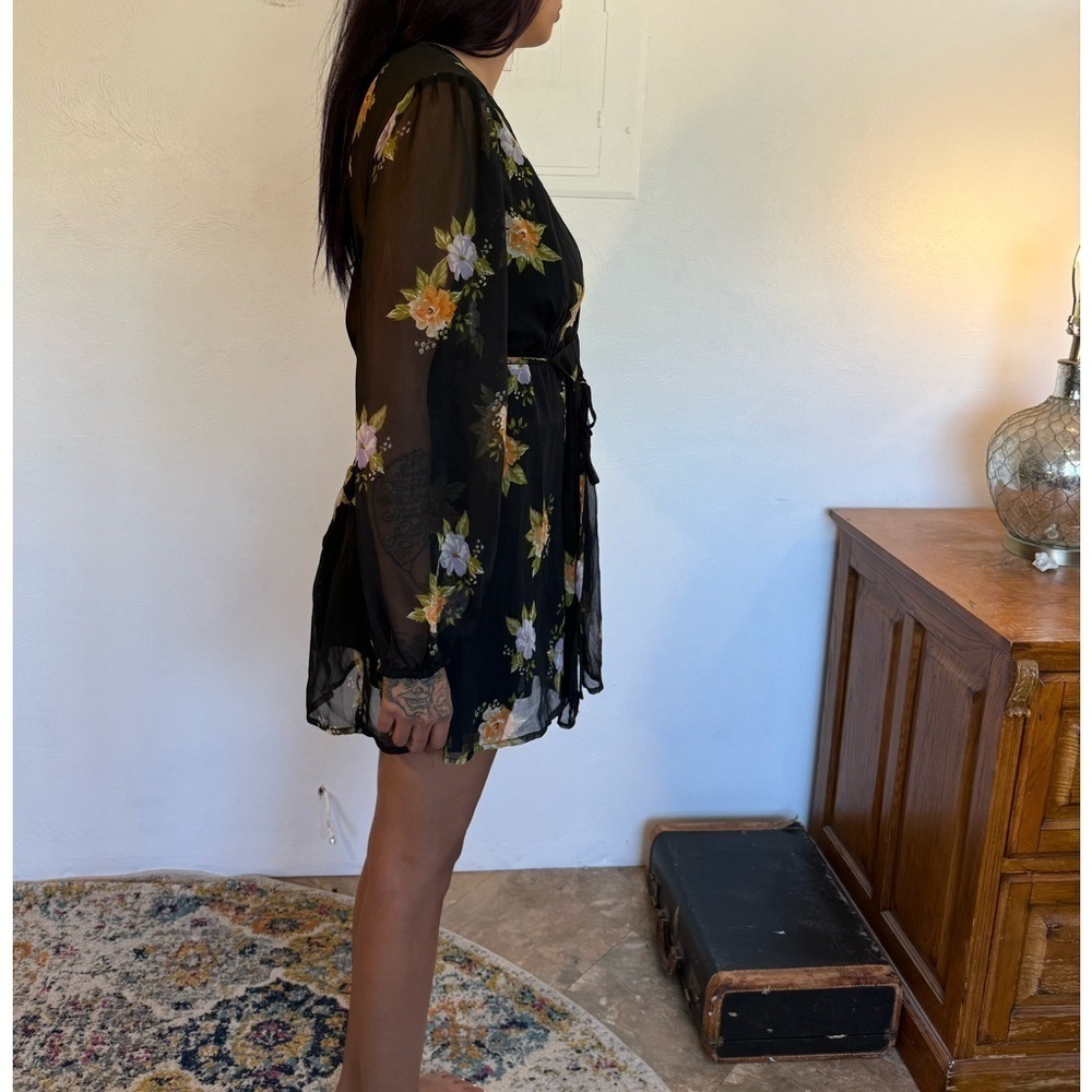 Urban outfitters sheer long sleeve wrap, dress floral, cute mini dress - Picture 9 of 12